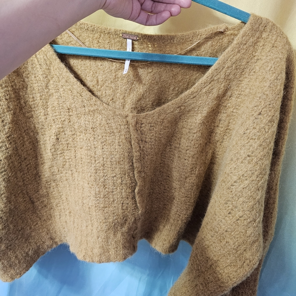 Free People Cropped Popcorn Mustard Yellow Sweater Alpaca / Nylon Blend - Picture 8 of 14